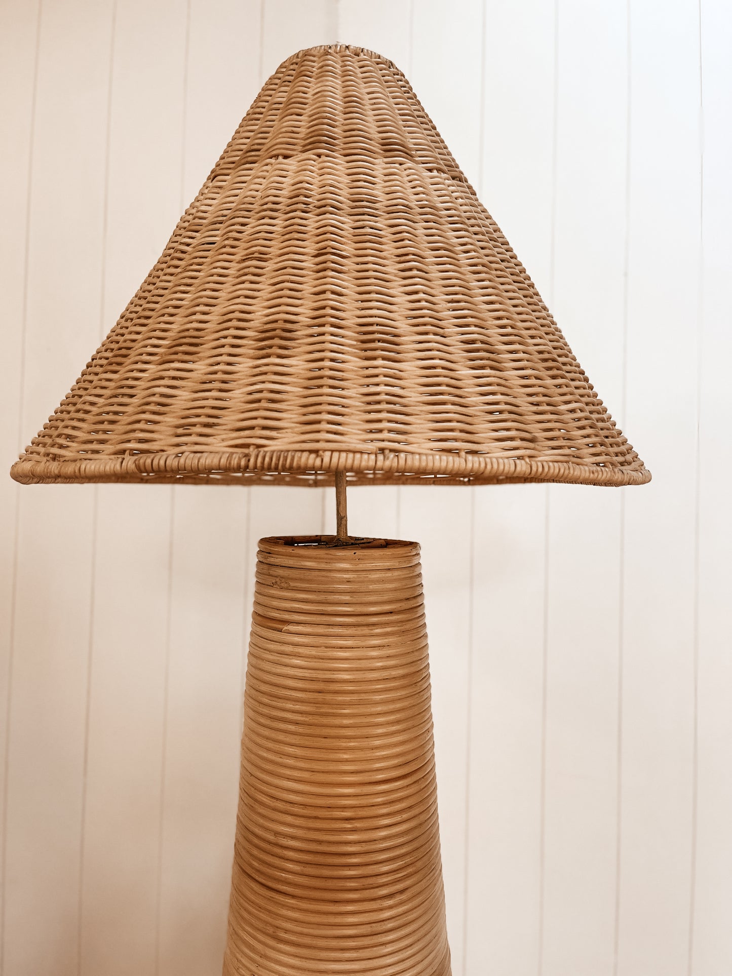 SAVANNAH Rattan Floor Lamp