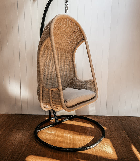 BLACK METAL STAND for hanging chairs